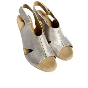 Clark’s gold metallic leather sling back wedge sandals size 8.5